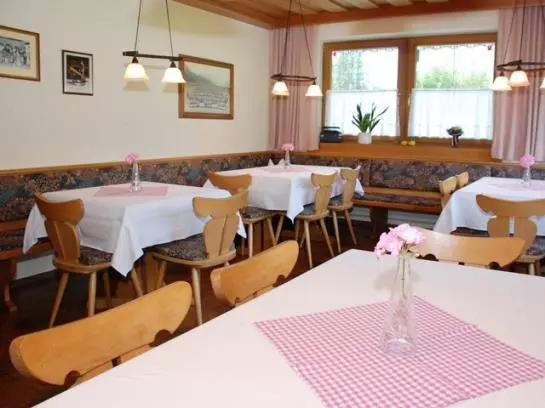 ペンション Gästehaus Dorf-anger