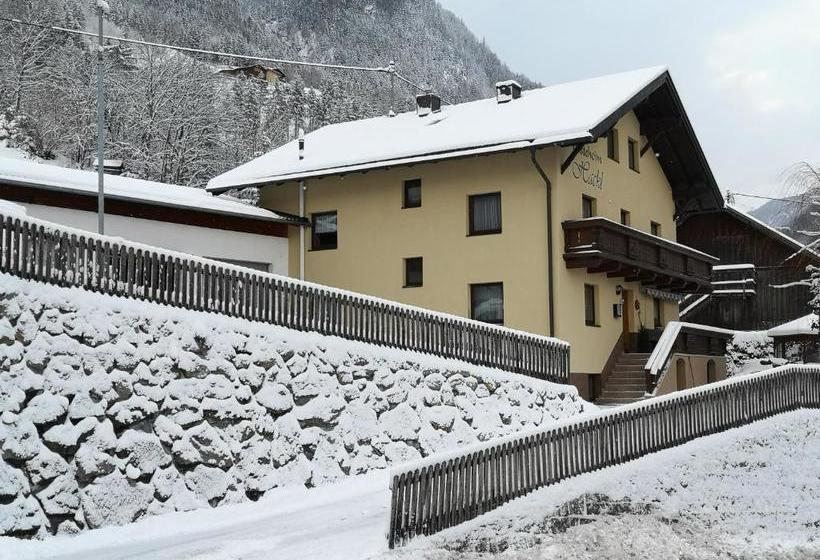 ホテル Gästeheim Hackl