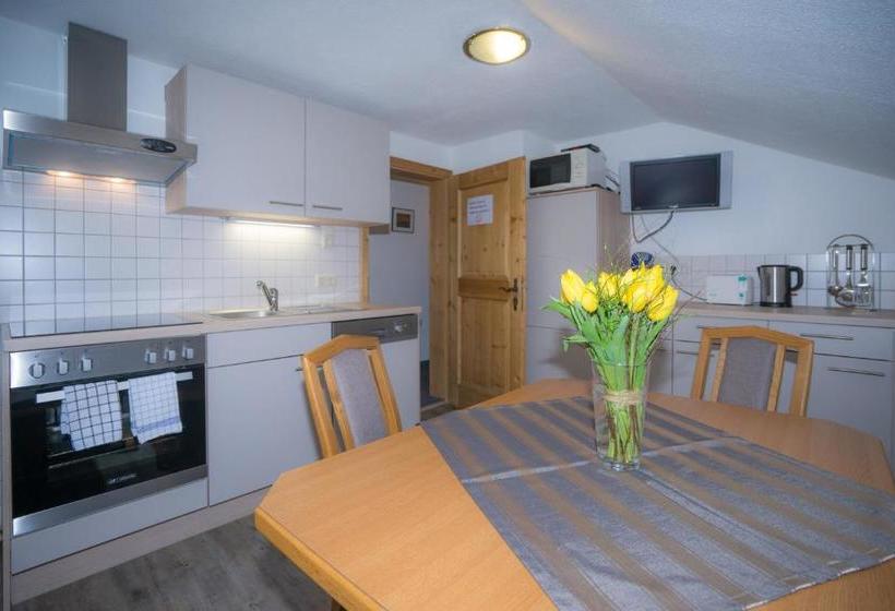 ホテル Gästeheim Hackl