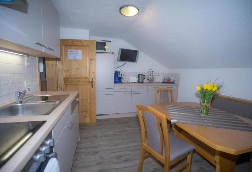 ホテル Gästeheim Hackl