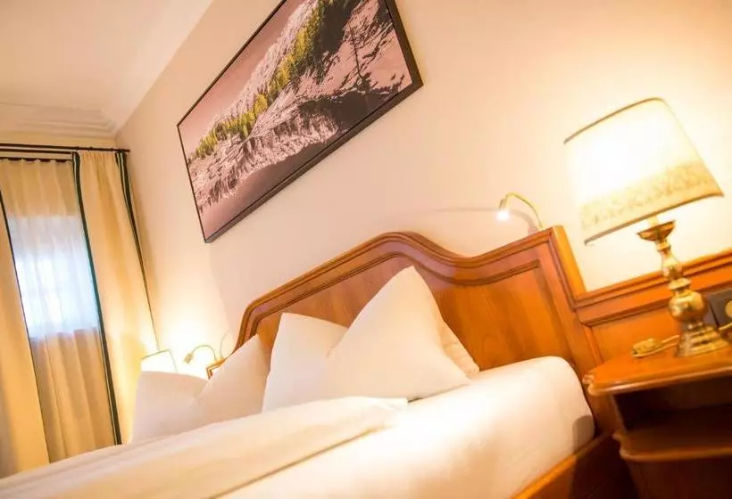 בית מלון כפרי Zum Jungen Römer