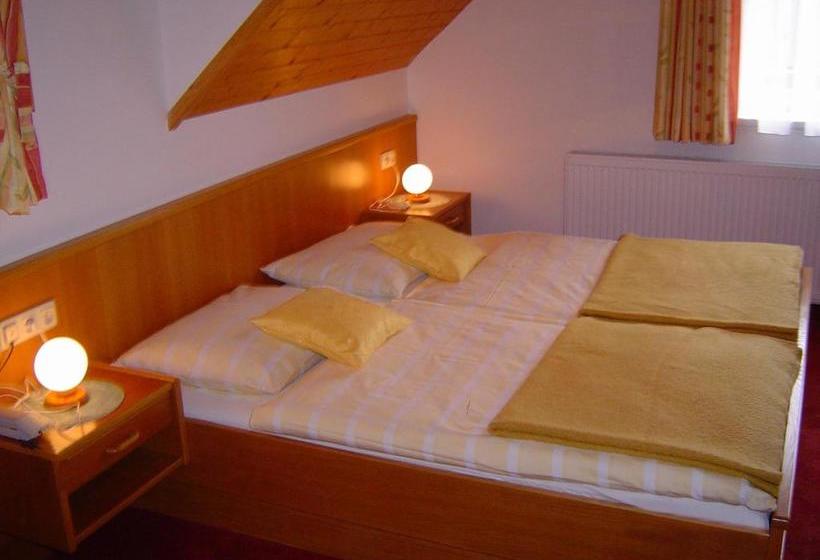 ベッドアンドブレックファースト Landhaus Hinteregger