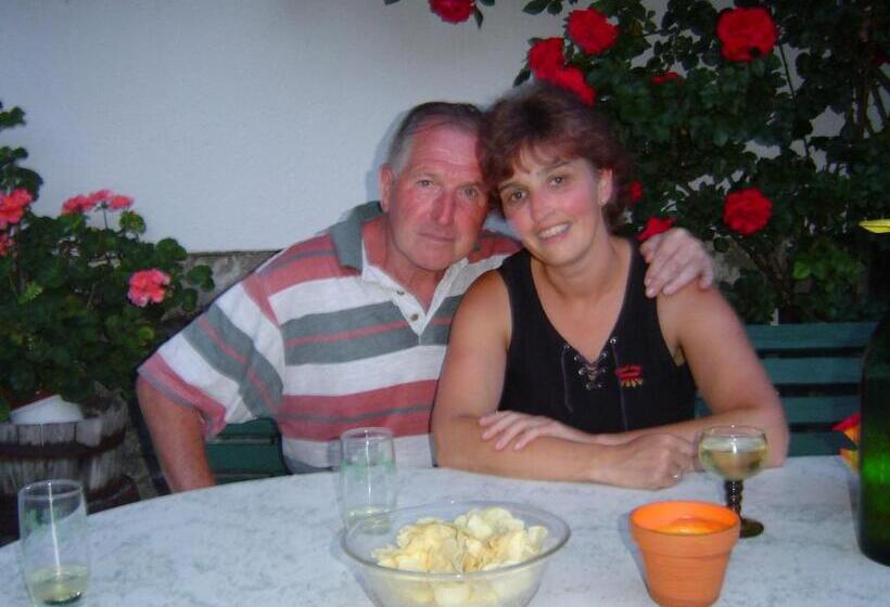 ベッドアンドブレックファースト Landhaus Hinteregger