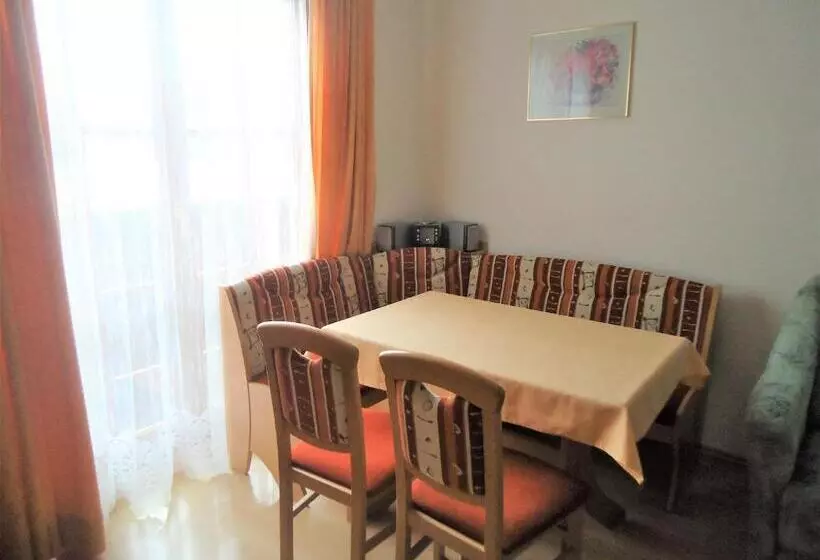 ベッドアンドブレックファースト Pension Wald