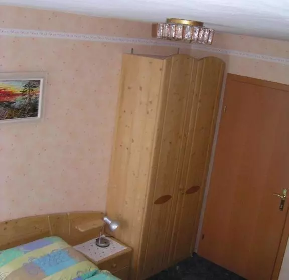 ベッドアンドブレックファースト Rosam