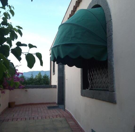 בית מלון כפרי Antico Borgo Etneo Agriturismo