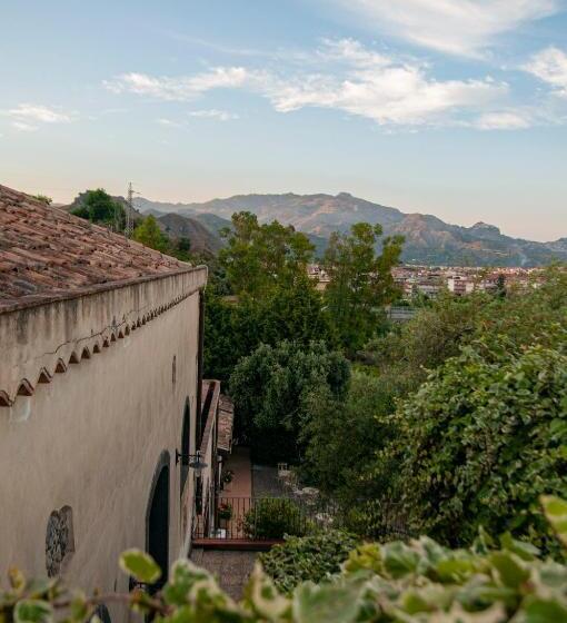 בית מלון כפרי Antico Borgo Etneo Agriturismo