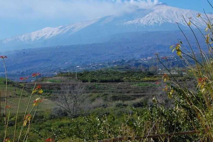בית מלון כפרי Antico Borgo Etneo Agriturismo