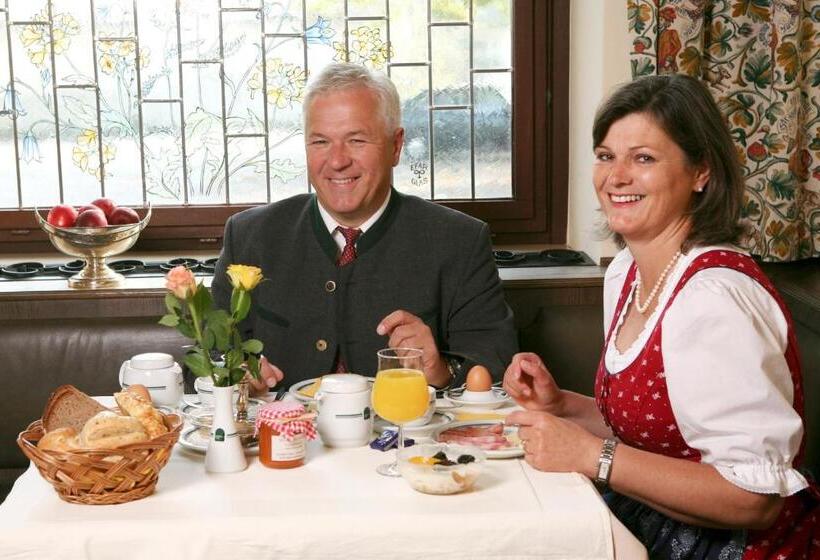 فندق Grünes Türl