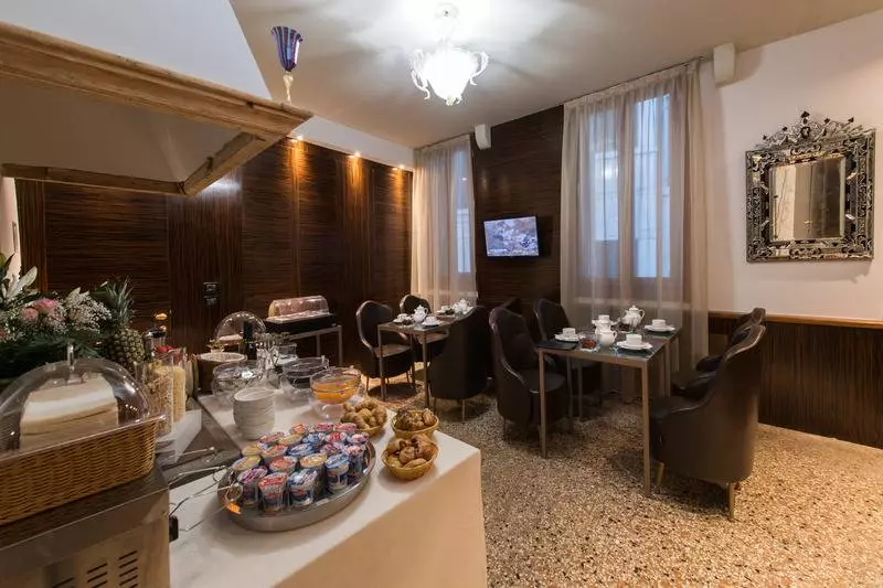 هتل Locanda Leon Bianco On The Grand Canal