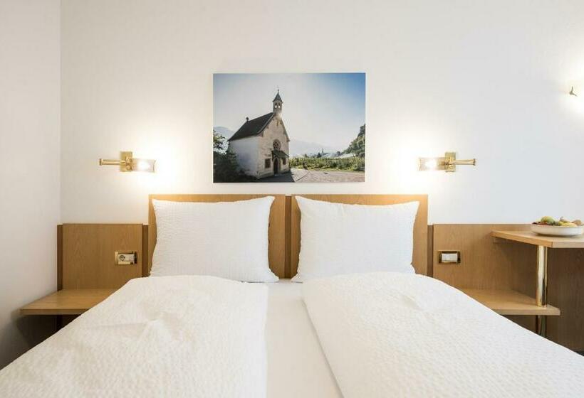 Отель Mondschein Rooms