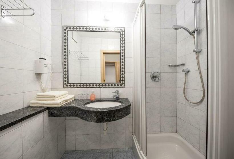 Отель Mondschein Rooms