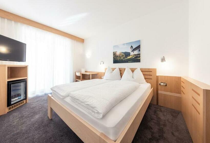 Отель Mondschein Rooms