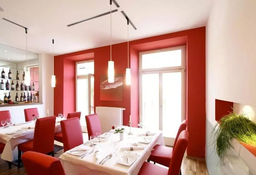 ホテル Restaurant Pusswald