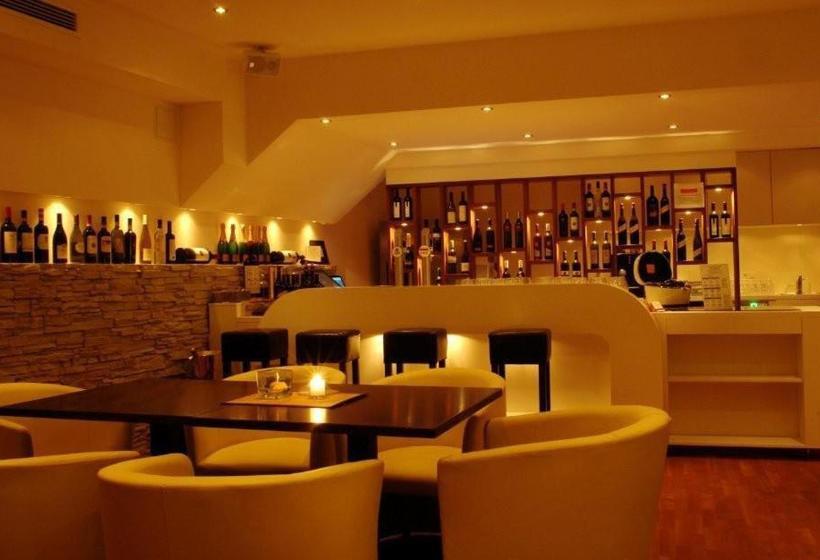 ホテル Restaurant Pusswald