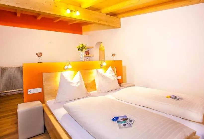 هتل Simone S Platzerl