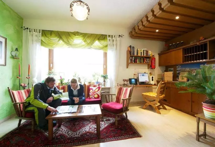 هتل Simone S Platzerl