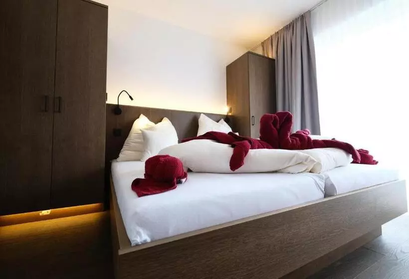 Seehotel & Seeapartments Kärntnerhof Direkt Am See!