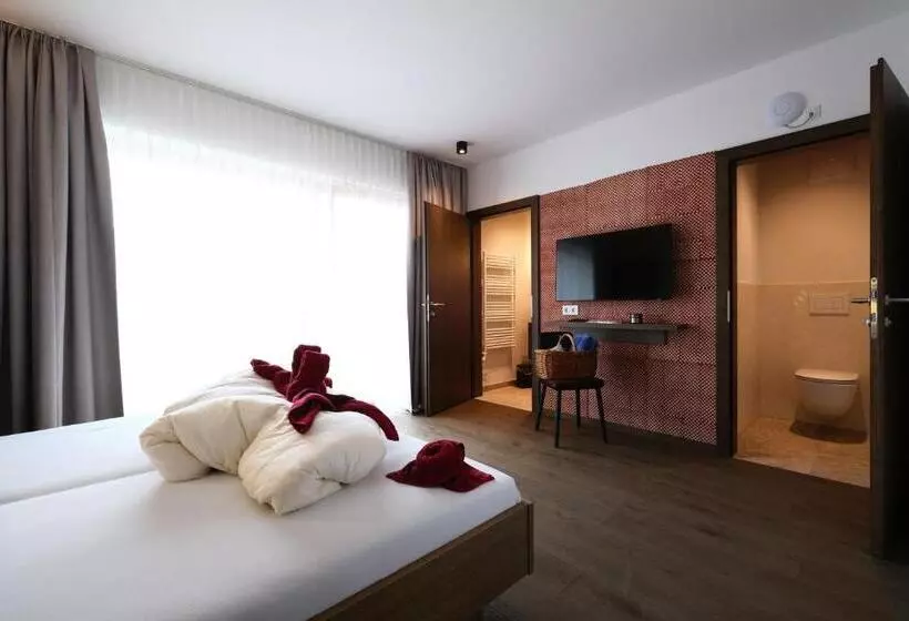 Seehotel & Seeapartments Kärntnerhof Direkt Am See!