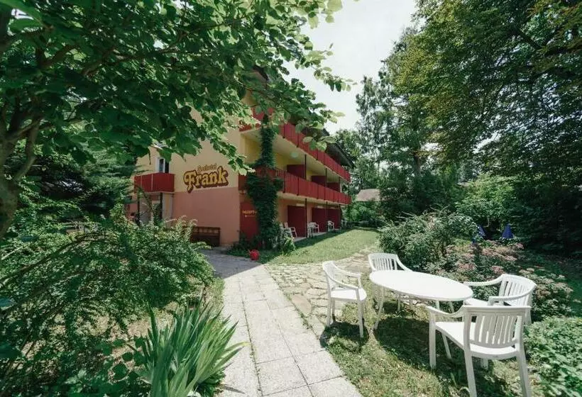 Hotelli Gästehaus Frank