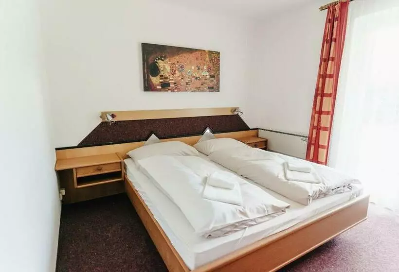 Hotelli Gästehaus Frank