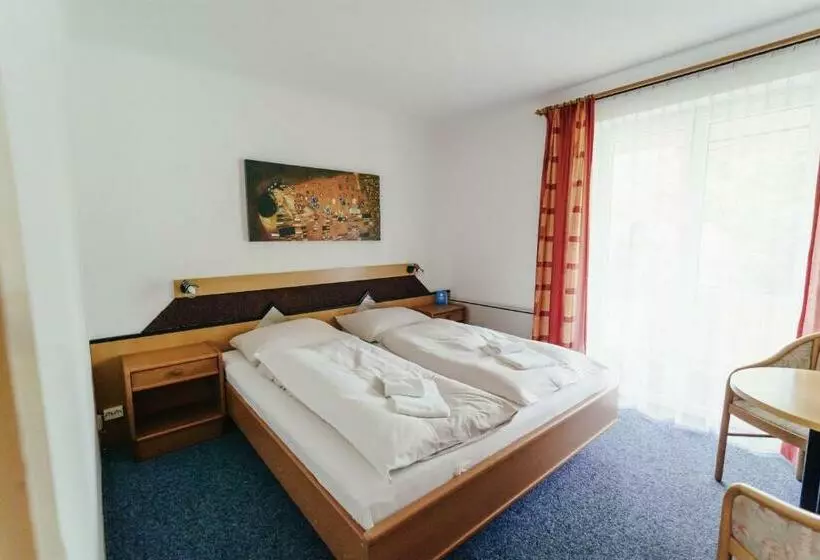 Hotelli Gästehaus Frank