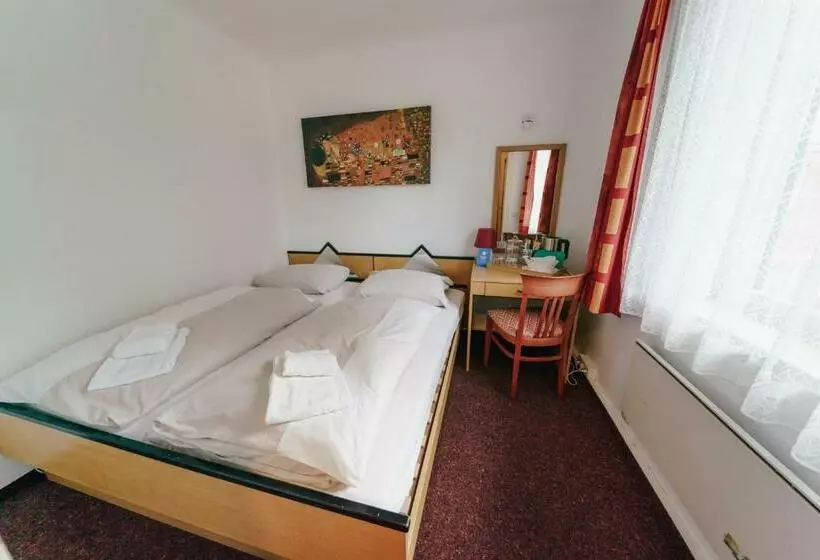 Hotelli Gästehaus Frank