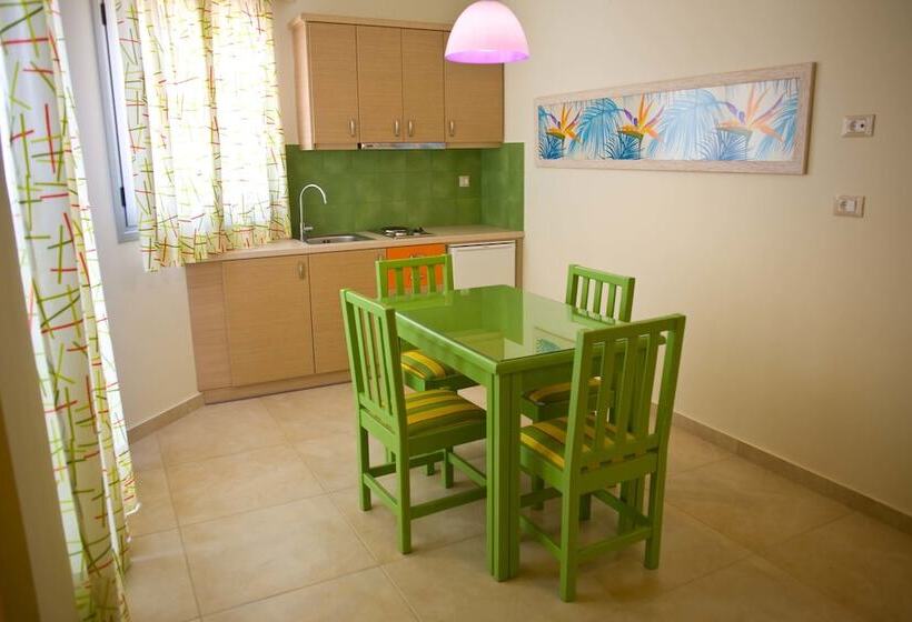 Amaryllis Hotel Apartments