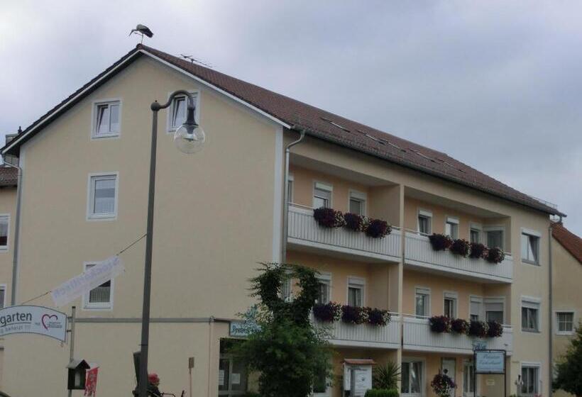 Bed and Breakfast Pension Eichschmid / Röll´n Biergarten