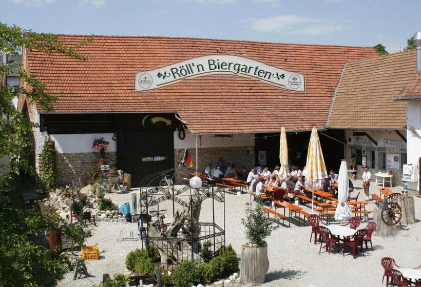 Bed and Breakfast Pension Eichschmid / Röll´n Biergarten