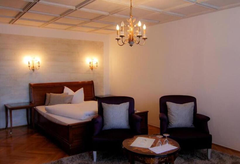 בית מלון כפרי Burgwirt