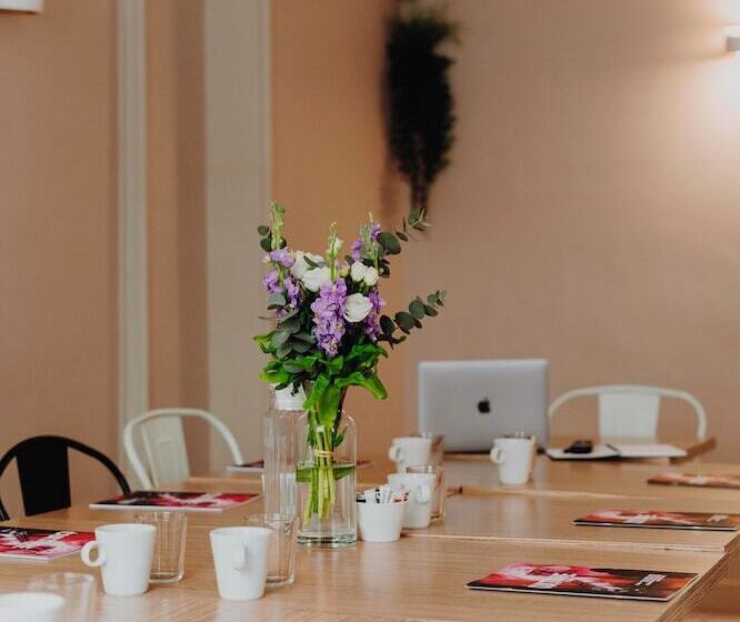 Отель L Hôtel Bristol