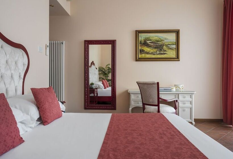 בית מלון כפרי Mayer & Splendid – Wellness E Spa