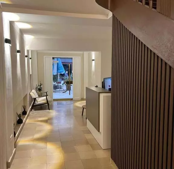 Smart Stay Hotel Station