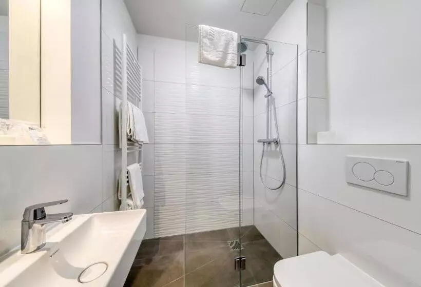 Smart Stay Hotel Station