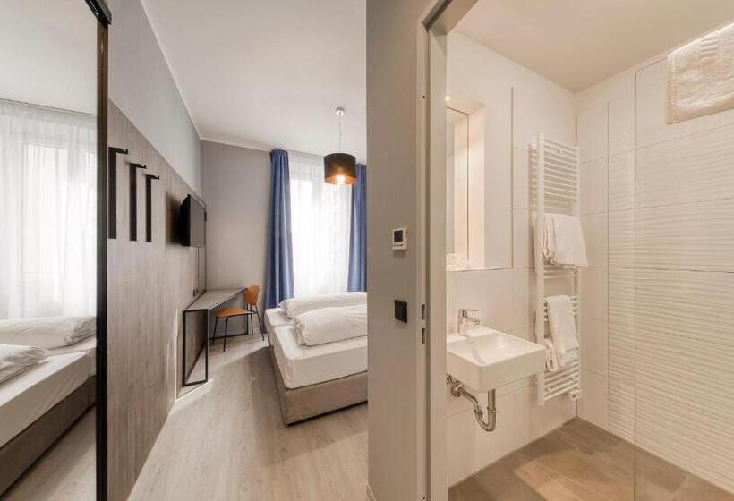 Smart Stay Hotel Station