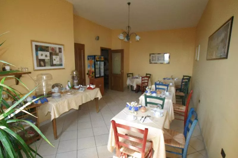 Hotelli Tavernola  Locanda Di Campagna