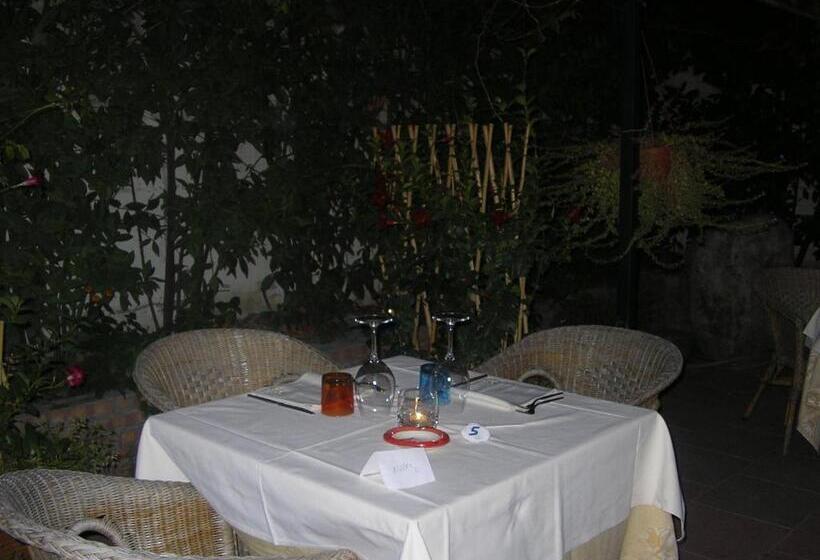 Отель Tavernola  Locanda Di Campagna