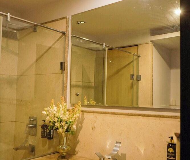 Hotel Treehouse Queens Pearl