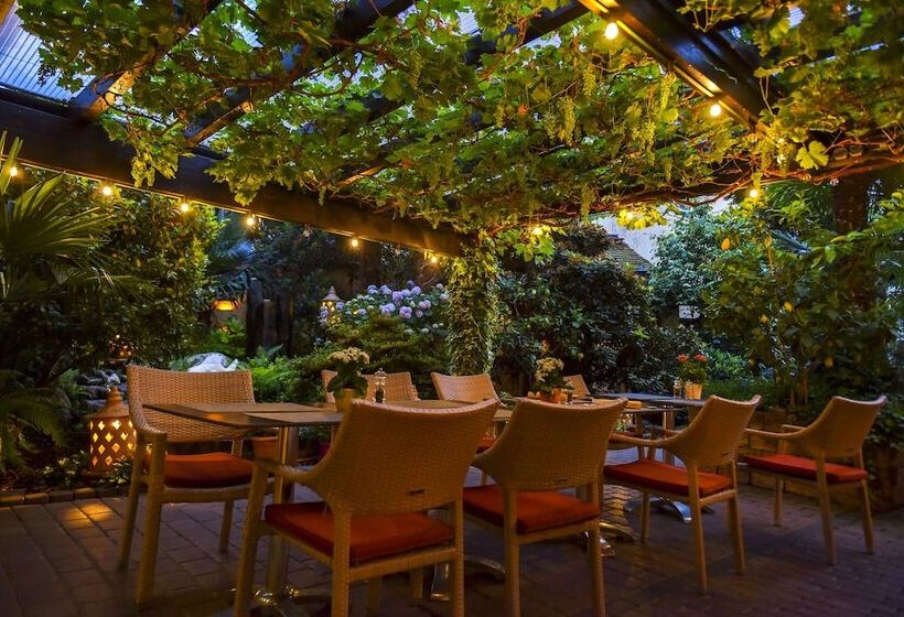 Отель Und Restaurant Bommersheim