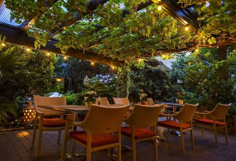 Отель Und Restaurant Bommersheim