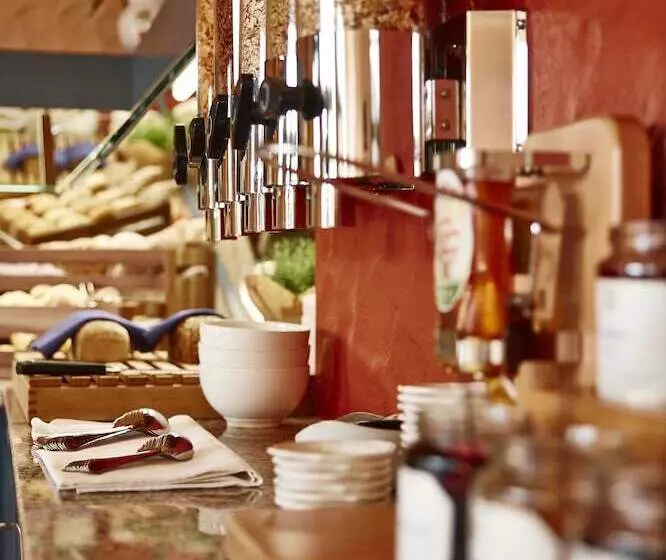 Отель Und Restaurant Bommersheim