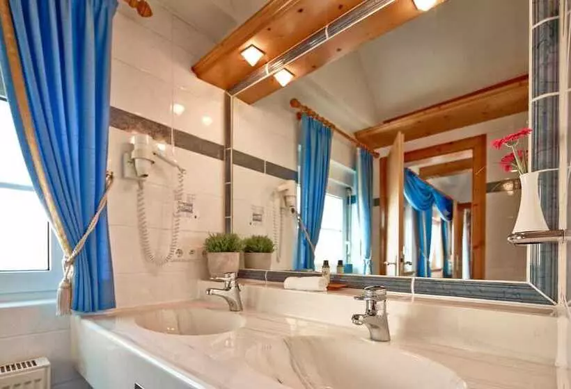 Отель Und Restaurant Bommersheim