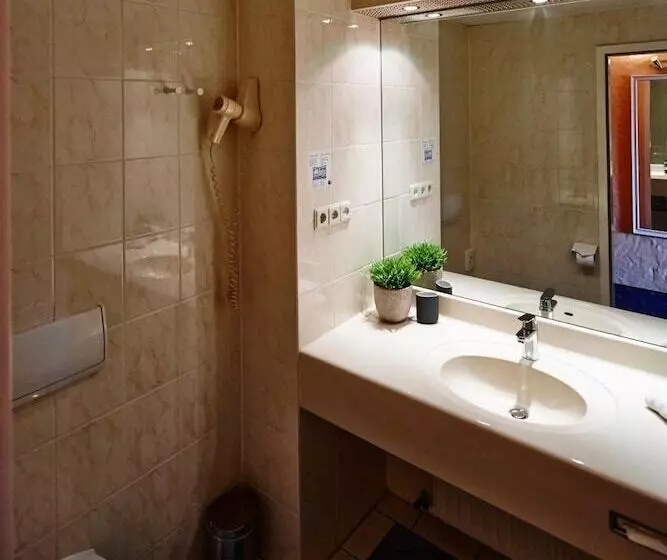 Отель Und Restaurant Bommersheim