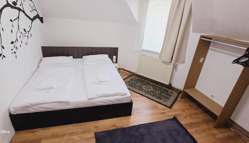 בית מלון כפרי Zum Deutschen Eck