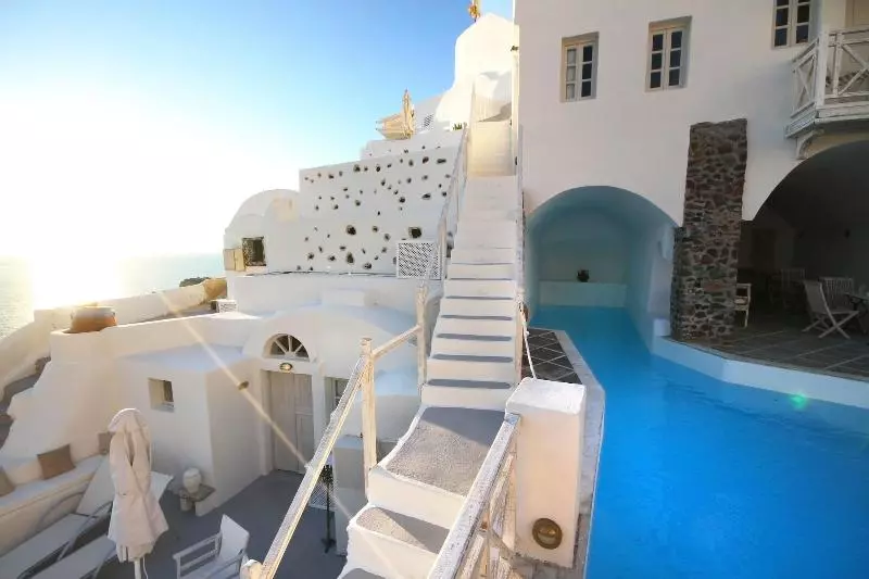 Oia Mare Villas