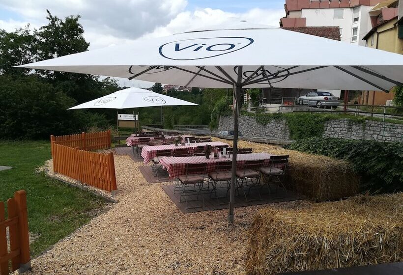 Schlosshotel Hoefingen