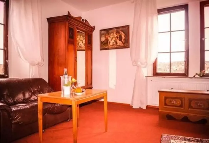 Schlosshotel Hoefingen