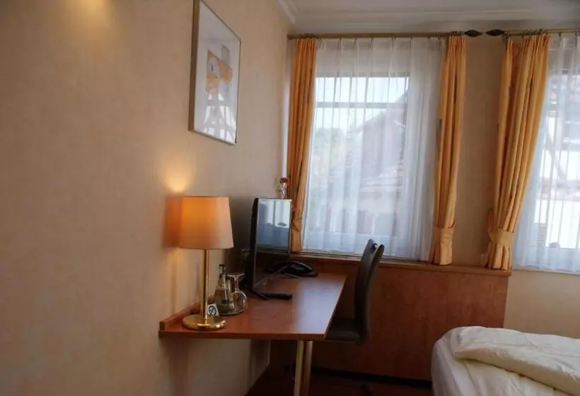 בית מלון כפרי Altes Rathaus