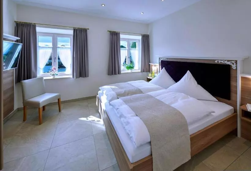 Hotelli Ferienwohnungen Im Bonnschloessl